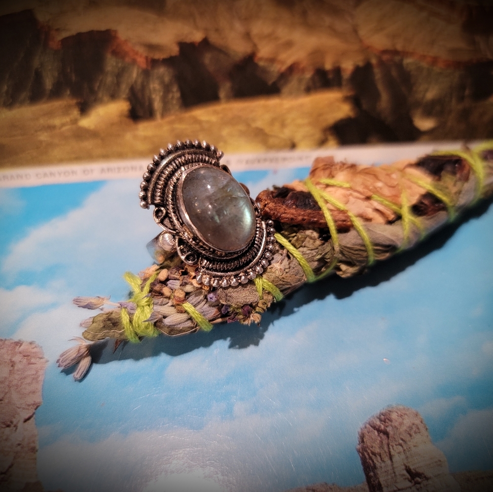 Silver & Laboradite ring - Picture 2 of 13